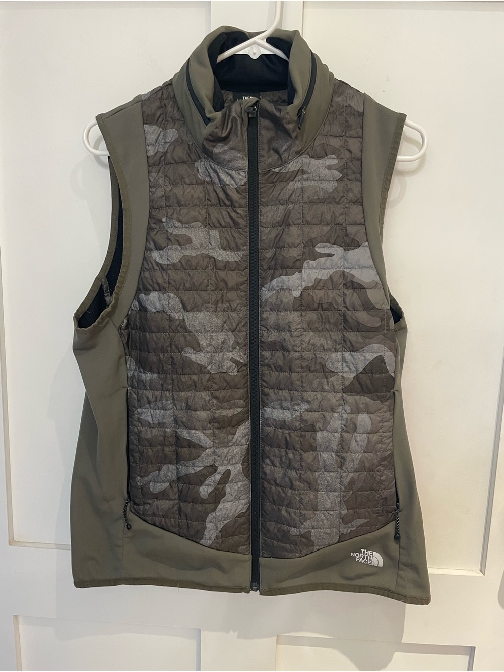 The North Face Women’s Camo Quilted Full-Zip Puffer Vest – Olive Green, Size L